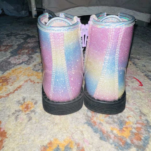 Rainbow glitter boots toddler girls size 6 - Picture 3 of 5